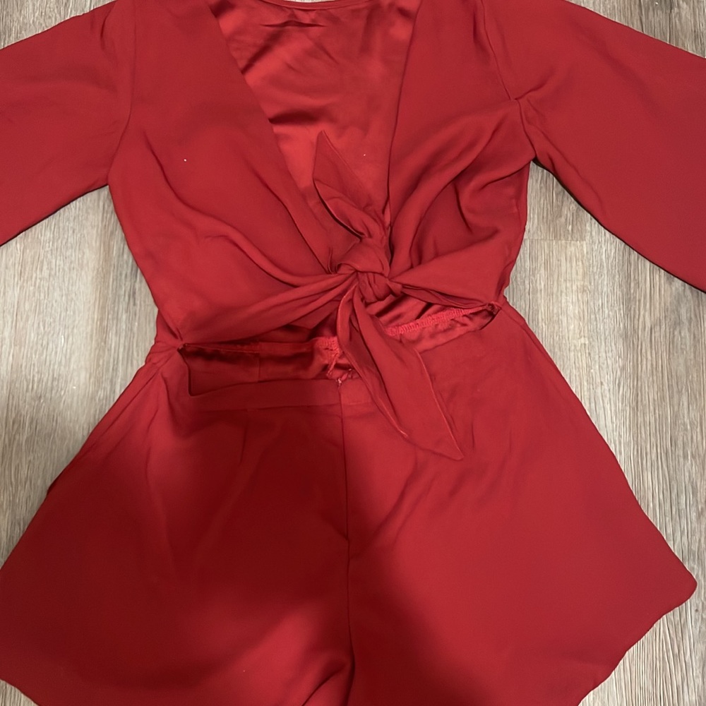 Romper maroon size M like new